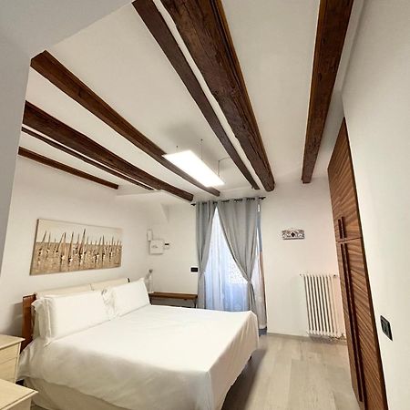 La Casa Di Ale Lejlighed Como Eksteriør billede